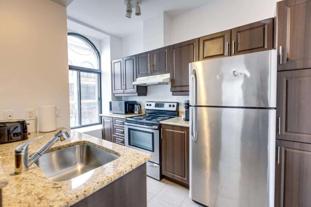 モントリオールM11 Gorgeous Bright Corner 2Br In Heart Of Mtlアパートメント エクステリア 写真