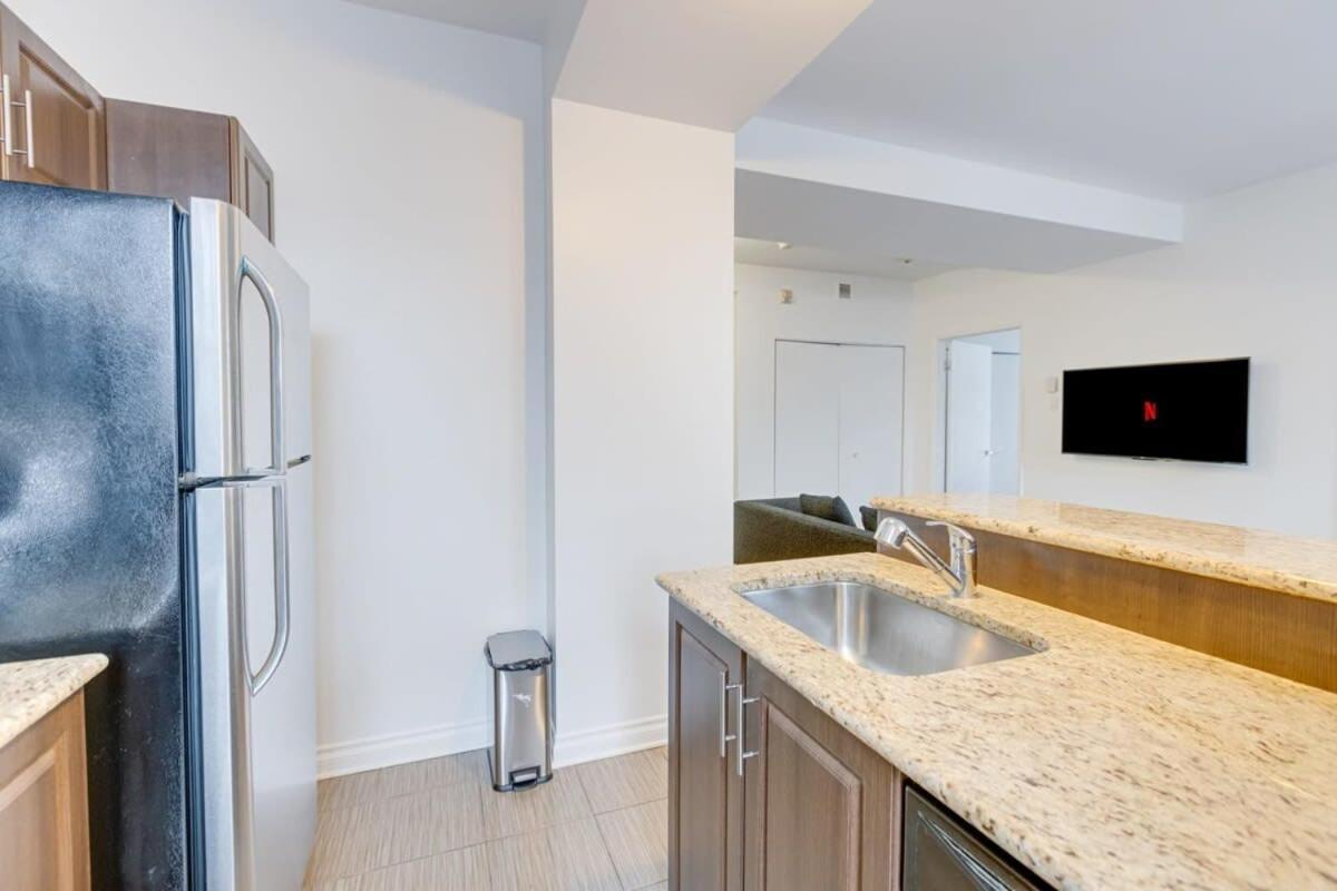 モントリオールM11 Gorgeous Bright Corner 2Br In Heart Of Mtlアパートメント エクステリア 写真